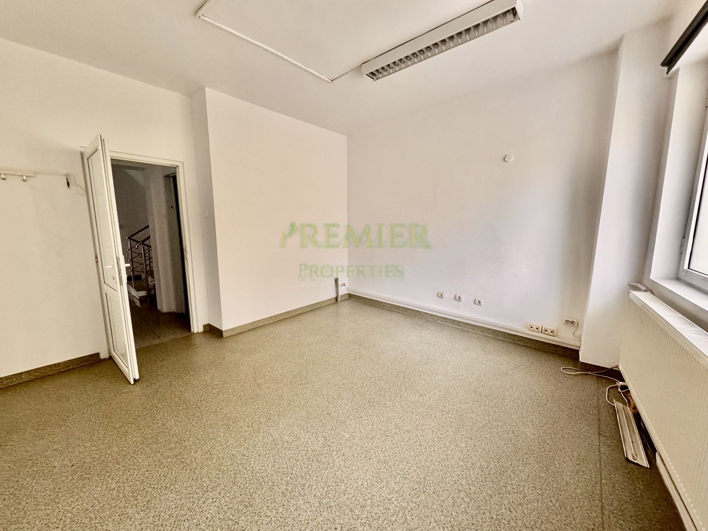 CLADIRE DE BIROURI P+4 | MULTIPLE ACTIVITATI - Poză 1