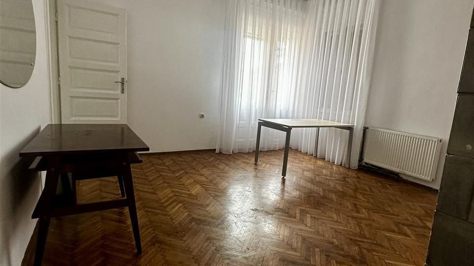 Casa Ultracentral singur ï¿½n Curte - Poză 7