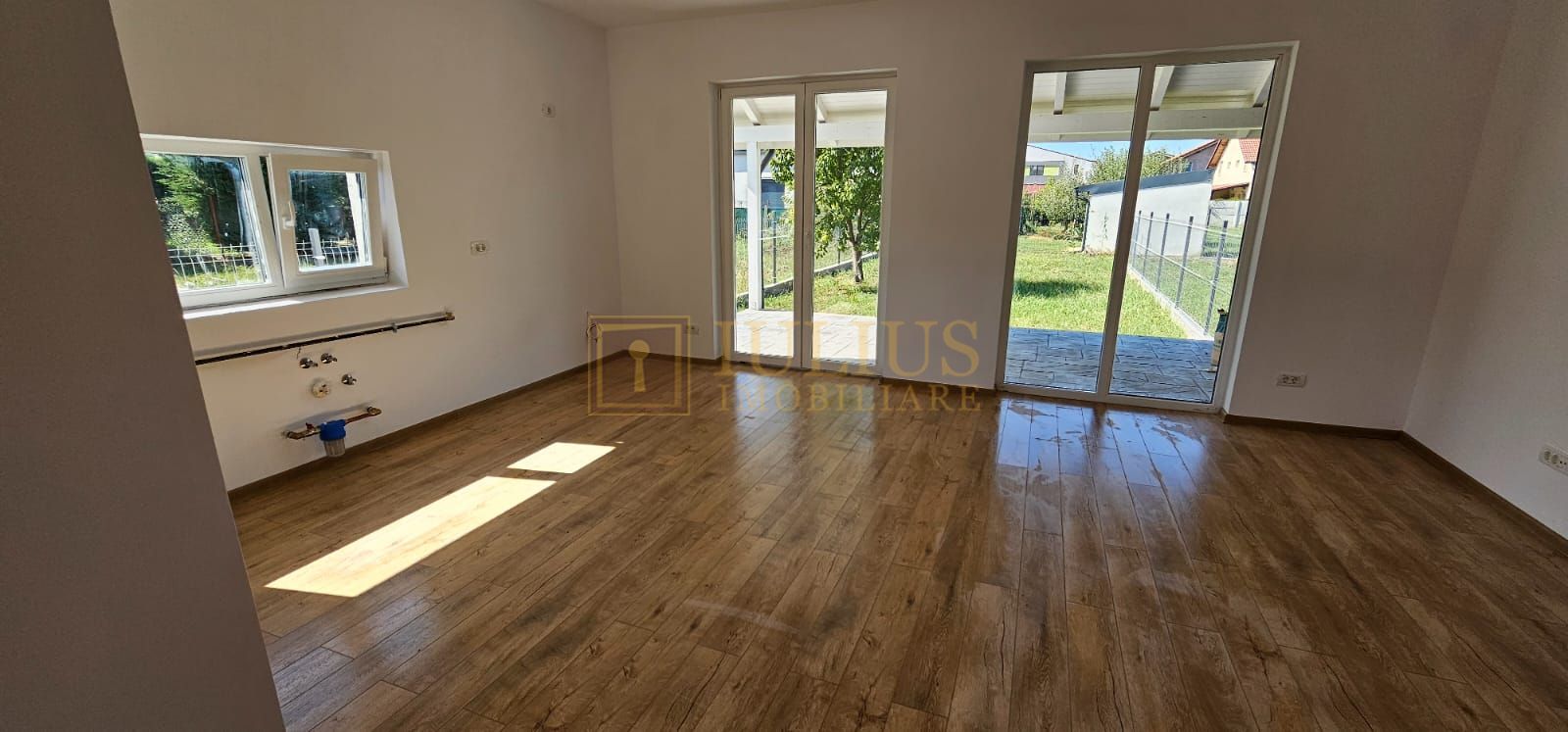 1/2 duplex spatios , spatiu verde generos, locuri de parcare-Mosnita - Poză 19