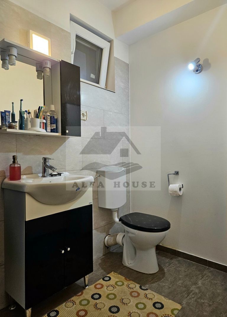 Oportunitate - Apartament cu trei camere in vila, zona Tractorul 70 mp - Poză 11