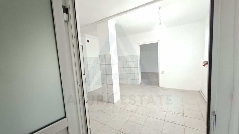 Casa 3 camere baie cu geam pivnita si teren 151 mp in zona Centrala - Poză 1