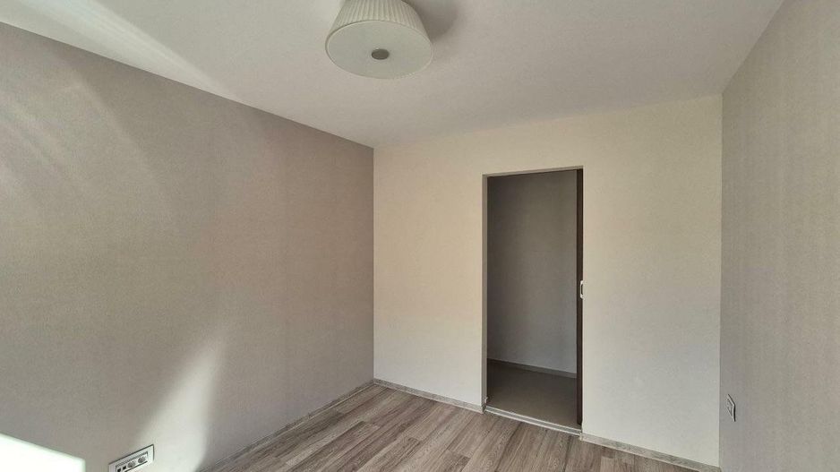 Central, 4 camere renovate, liber la vanzare, loc parcare concesionat - Poză 8