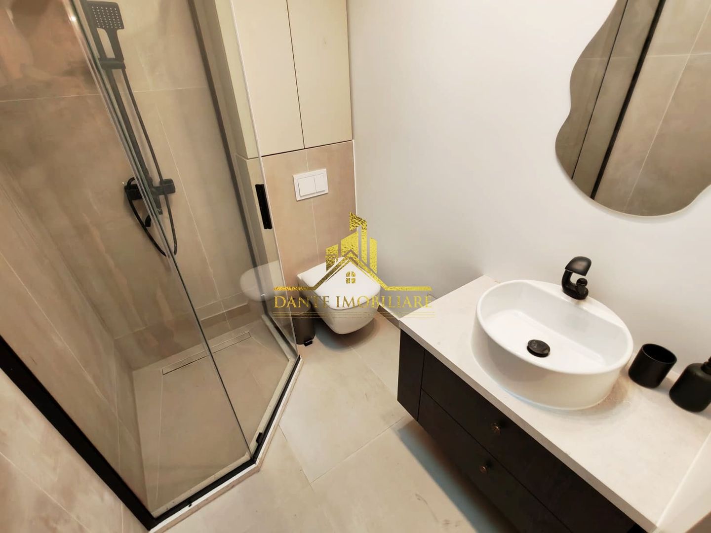 Casa, 3 camere, 2 bai, TOTUL NOU, ultrafinisata, parcare, Central - Poză 7