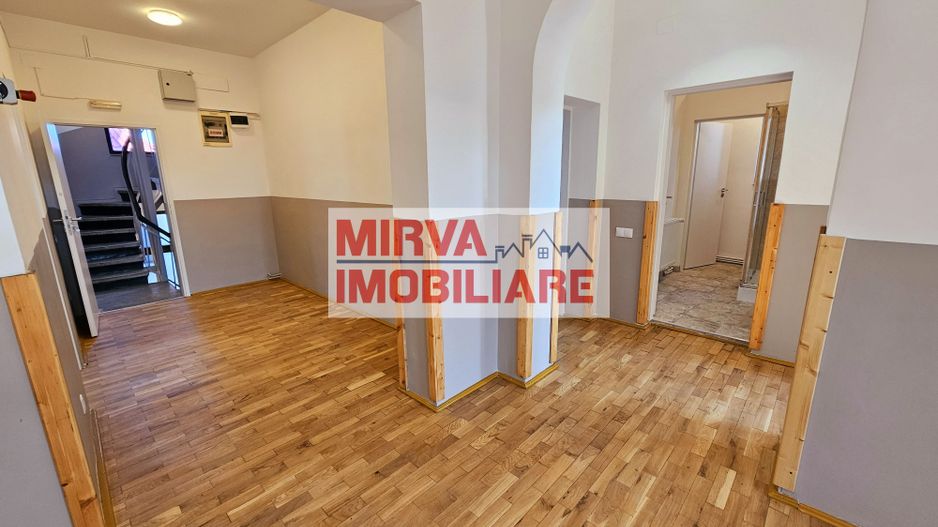 2 Vile Interbelice | Zonă Centrală | Renovate Integral 2024 - Poză 52
