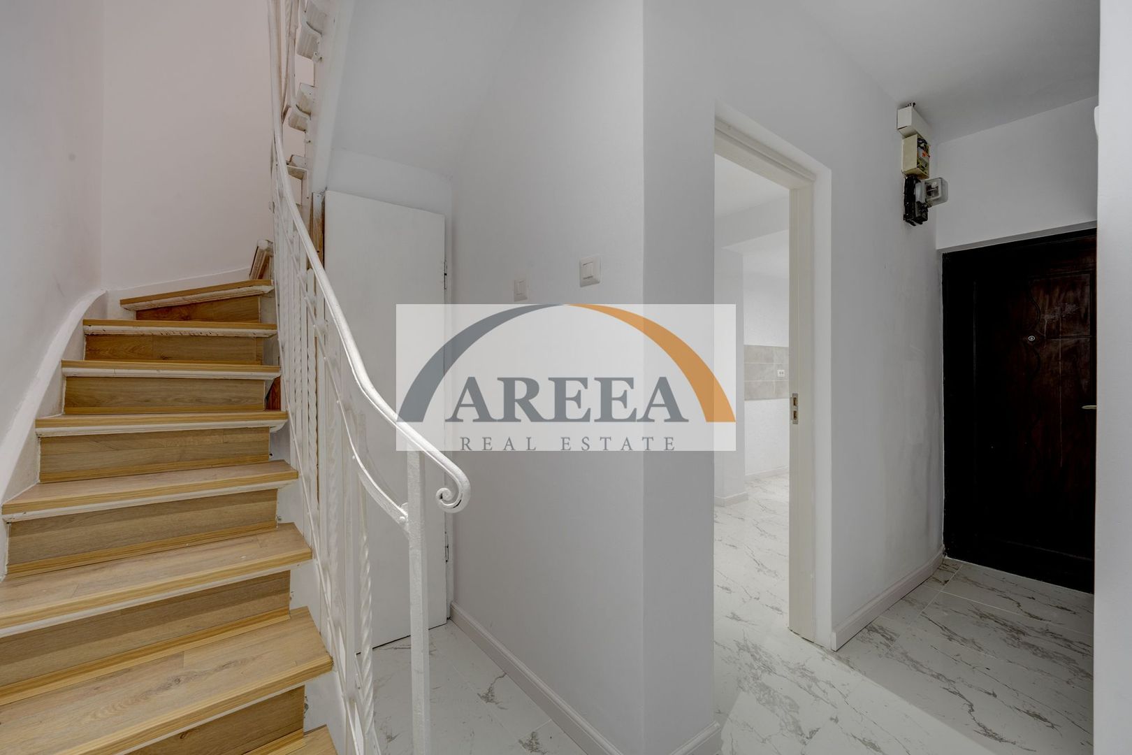 VILA RENOVATA SI ELEGANTA - 131 mp, 6 camere - Mitropolie / Unirii - Poză 12