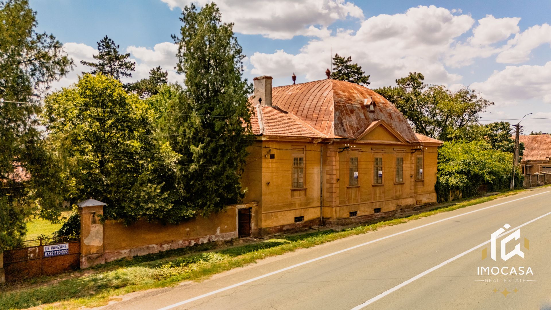 Vila Conac boieresc contelui Fabia 1920 de vânzare Păuliș Arad 2,4 ha - Poză 2