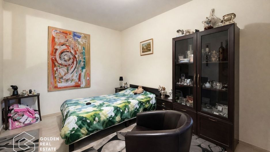 Casă individuală cu 2 apartamente de vânzare, lângă Hotel Ambasador – Dâmbovița, - Poză 4