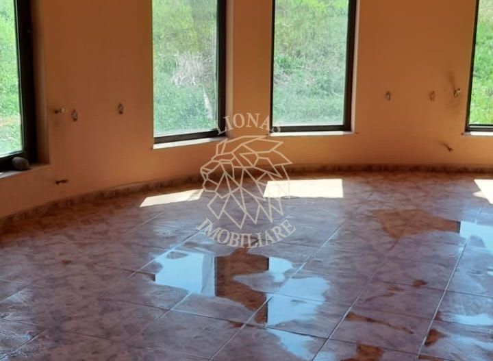 Casa 5 camere 183 mp-teren 2135 mp-garaj- Posmus, Com. Sieu - Poză 1