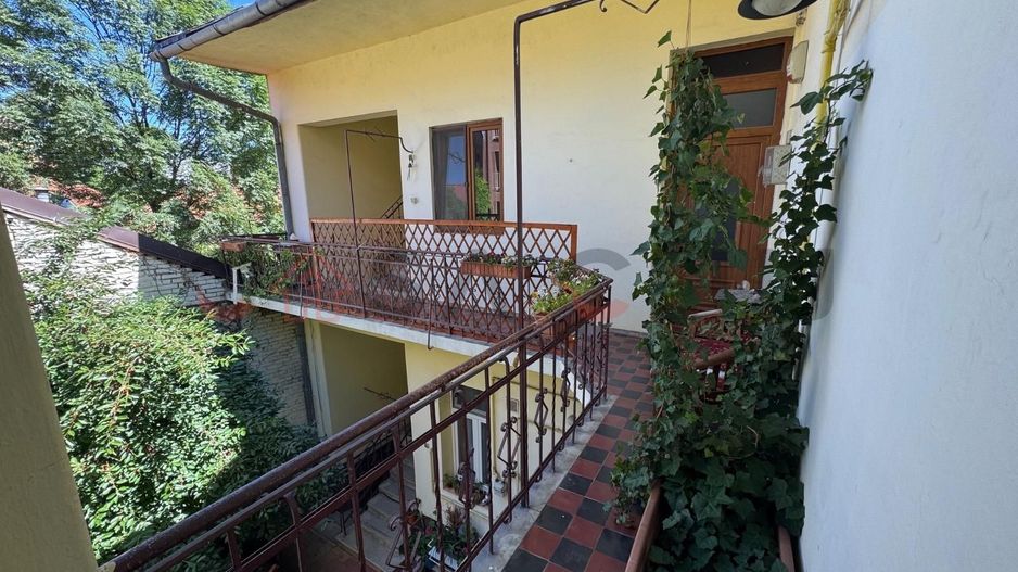 Apartament în vilă, zonă centrală, parcare - Poză 17