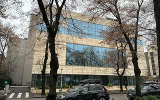 Unic, intre Victoriei si Charles de Gaulle - Poză 1