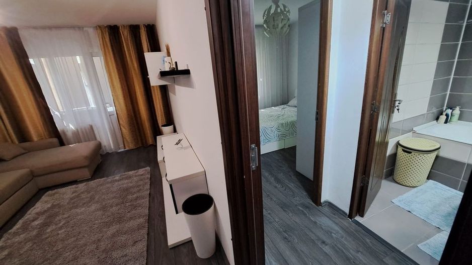 Vand apartament 3 camere Craiova zona Mall Electoputere - Poză 2