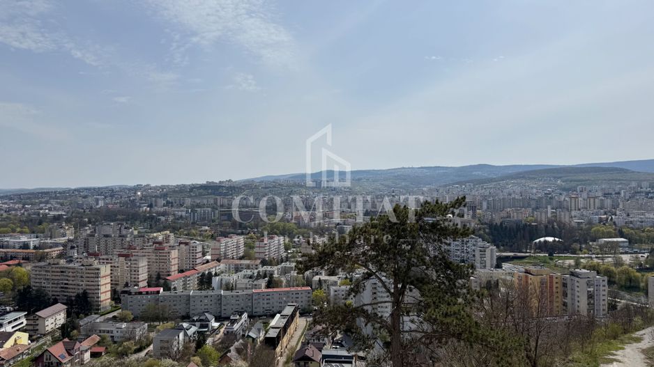 Casă generoasă cu panoramă și 256 mp terasă circulabilă - Poză 4