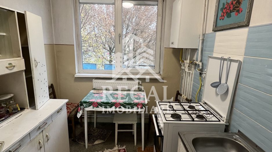 Apartament de vânzare în exclusivitate – Zona Micro 4 etaj 2/4 - Poză 4