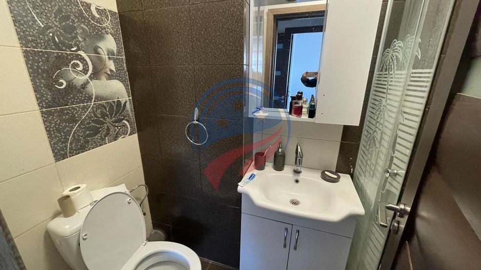 Casa moderna alcatuita din trei apartamente, zona Rovine - Poză 12