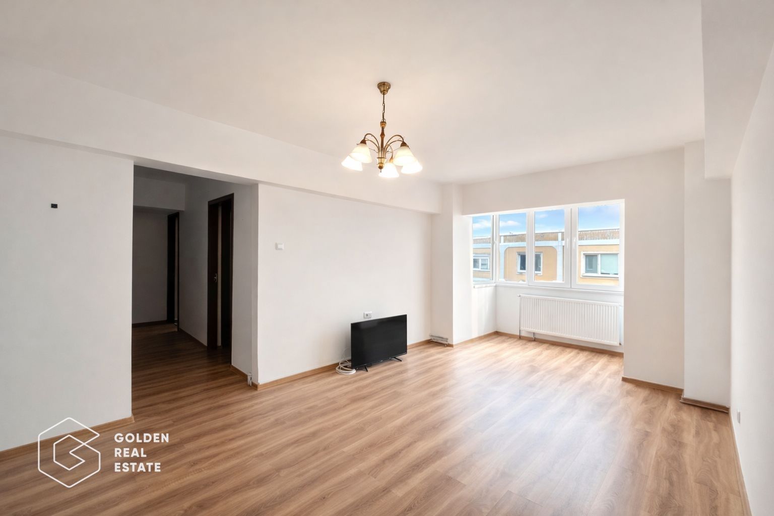 Apartament 3 camere, decomandat, zona Micalaca - Poză 3