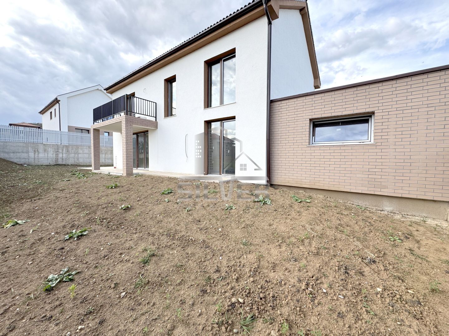 Casa alipita prin garaj/Teren 417 mp/CF. - Poză 2