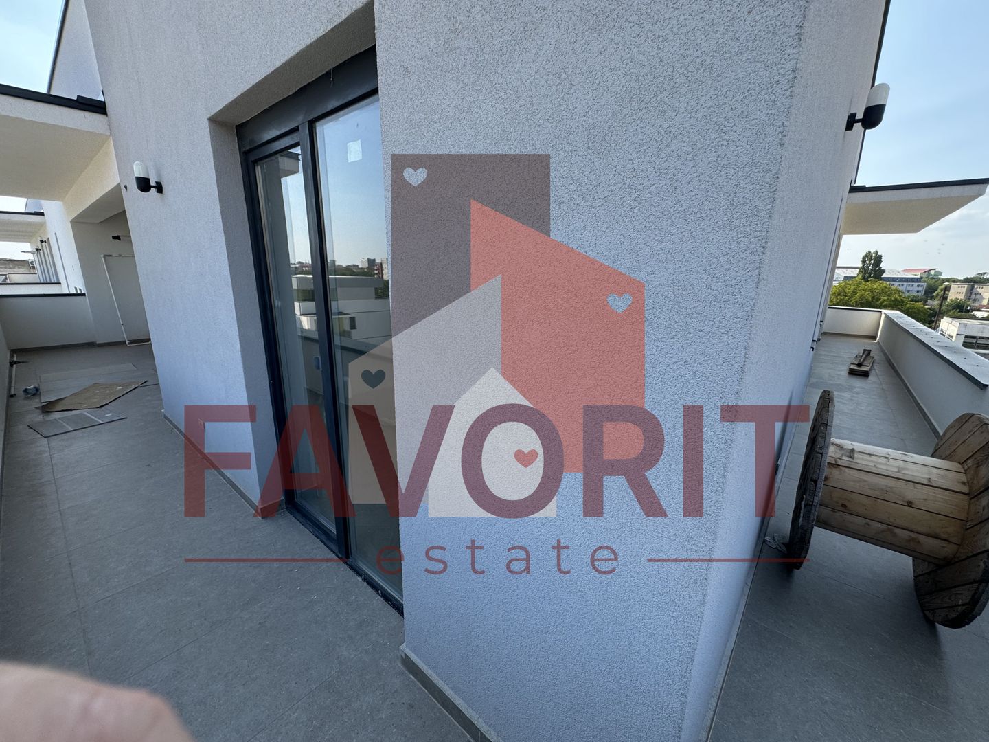 Zona Aradului. Terasa 42 mp. Dormitor matrimonial cu dressing. Comision 0%. - Poză 12