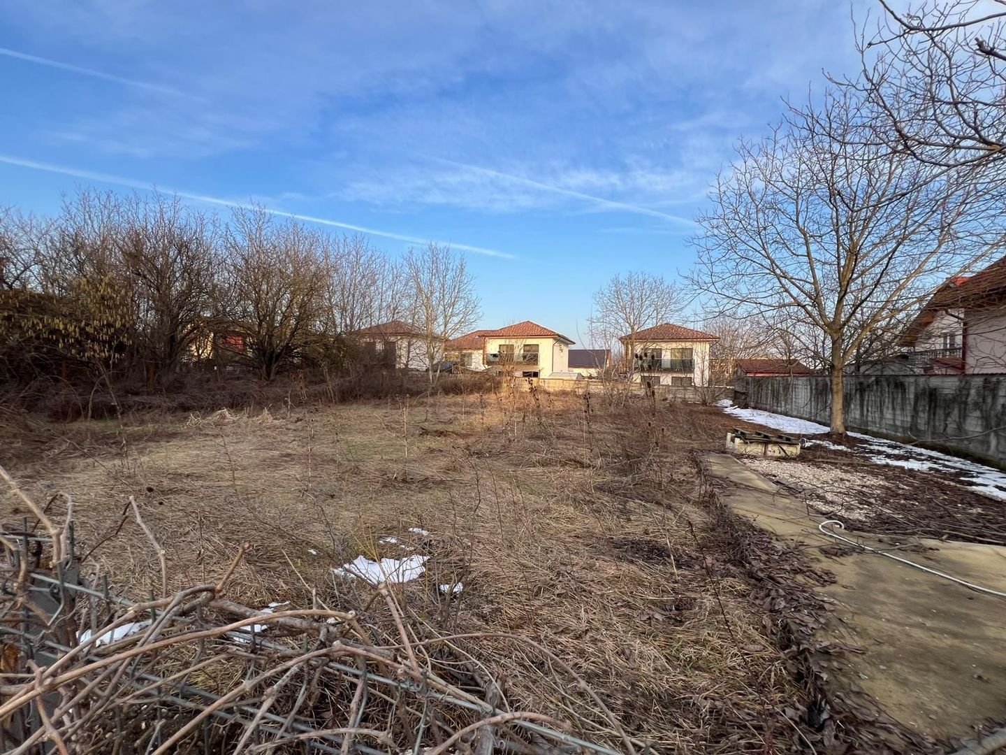 Teren 1.000 mp intravilan Tunari – utilități complete - Poză 4