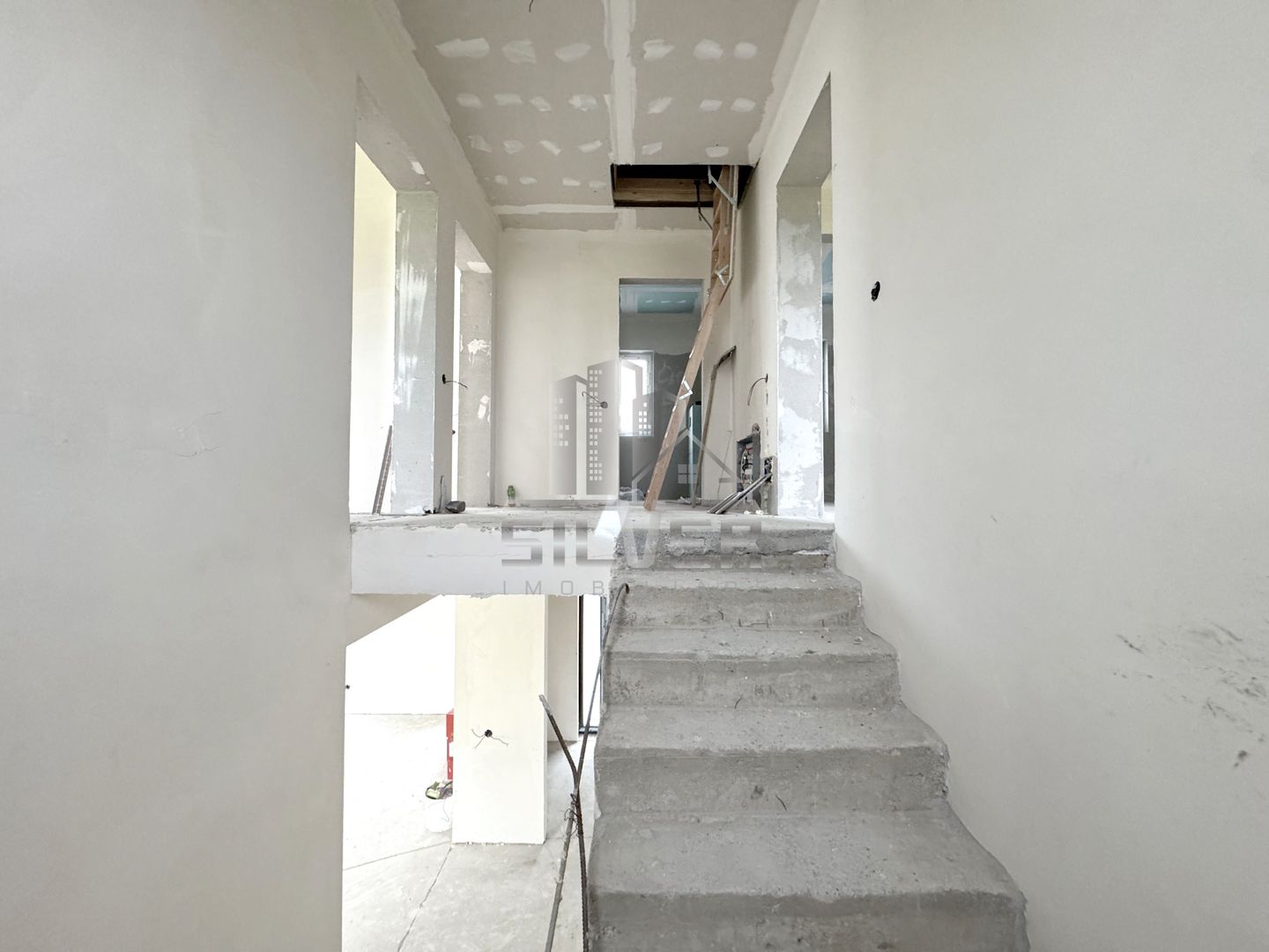 Casa individuala cu teren de 500 mp in zona accesibila. - Poză 15