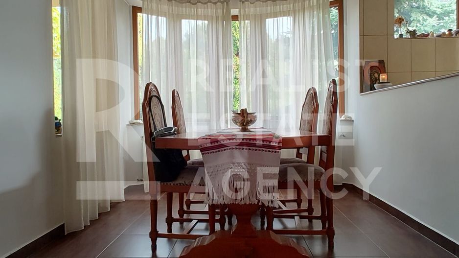 Vilă individuală 430 mp utili, teren 2.000 mp, panouri solare - Poză 13