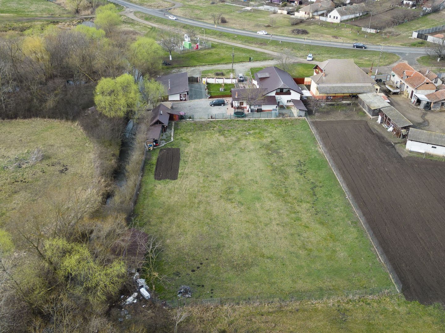 Proprietate imobiliară cu potențial extraordinar! - Poză 61