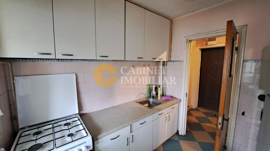 100 mp Ultra-Central: Apartament 4 Camere pe Bd. Independenței (Fără Risc) - Poză 17