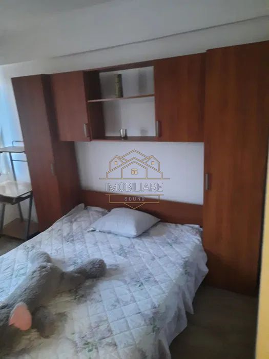 Apartament cu 3 camere de închiriat în zona Centrală - Poză 1