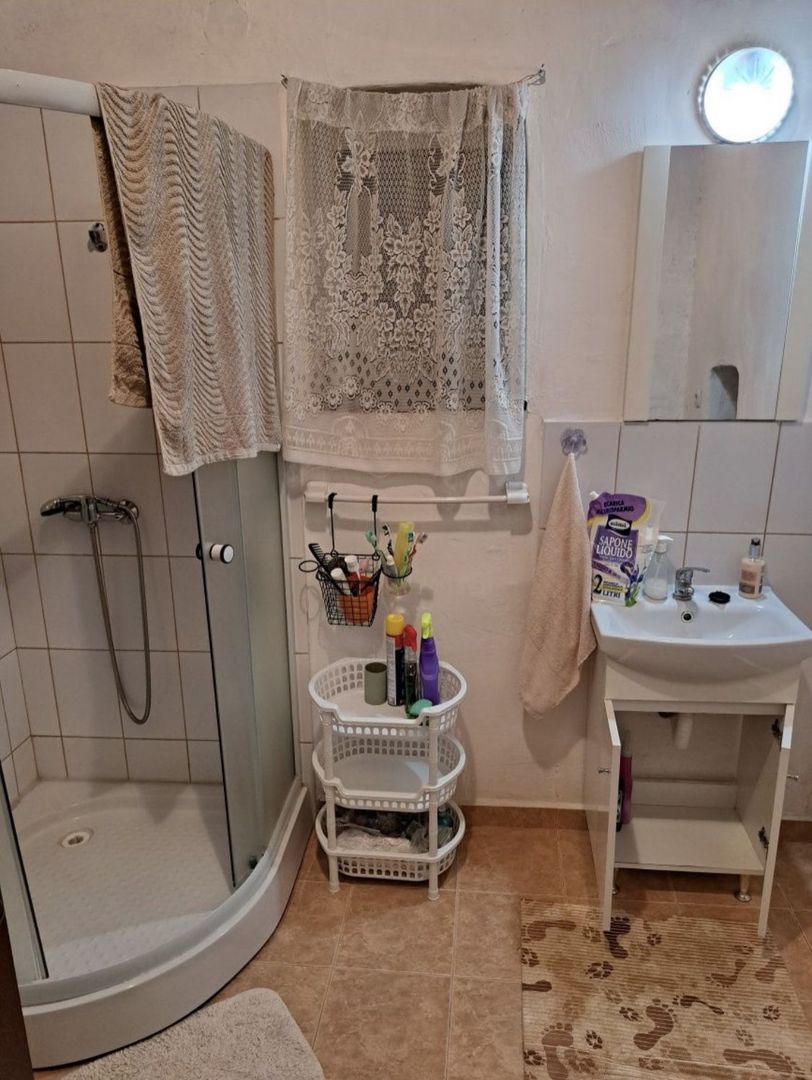 Casa in sat Ghirisa - Poză 5