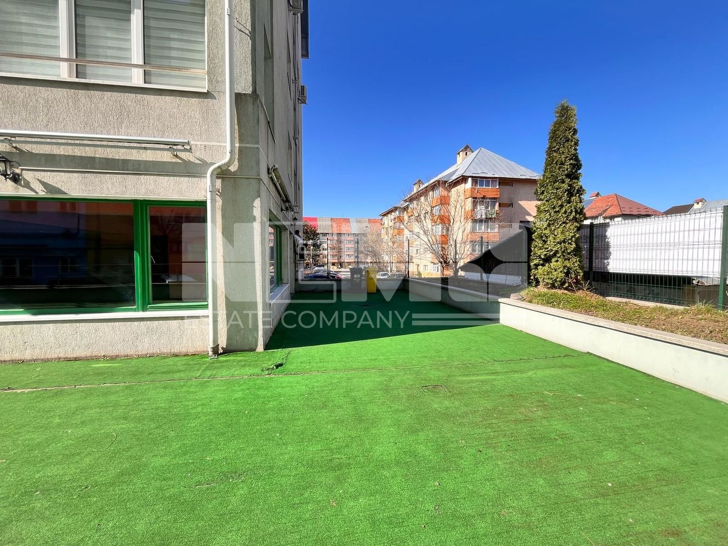 Spatiu Comercial 242 Mp/Utili  I Suceava/Obcini I2000Euro/Luna - Poză 1