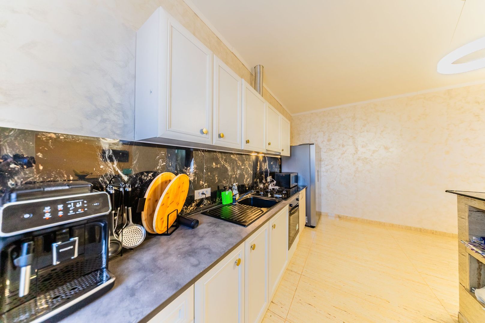 Apartament 3 camere la casa foarte spatios comision 0% - Poză 3