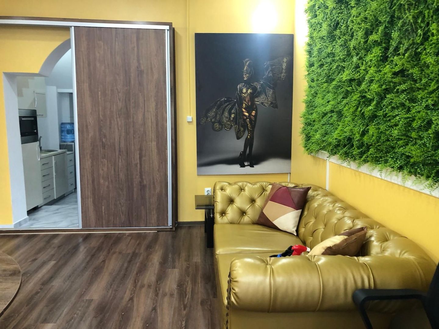 Casa de inchiriat   P+1E+M  - Piata Centrala - Poză 1