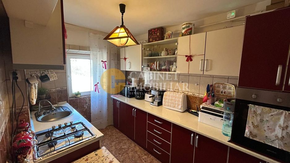 3 CAMERE DECOMANDAT--2 BAI--ETAJ INTERMEDIAR--RENOVAT--MOBILAT+UTILAT - Poză 5