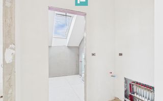 Apartament la mansardă în Freidorf - Shopping City - Poză 10