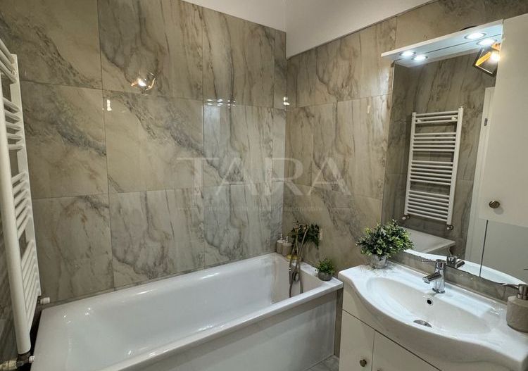 Apartament cu 3 camere, complet mobilat și utilat, terasă de 26 mp. - Poză 8