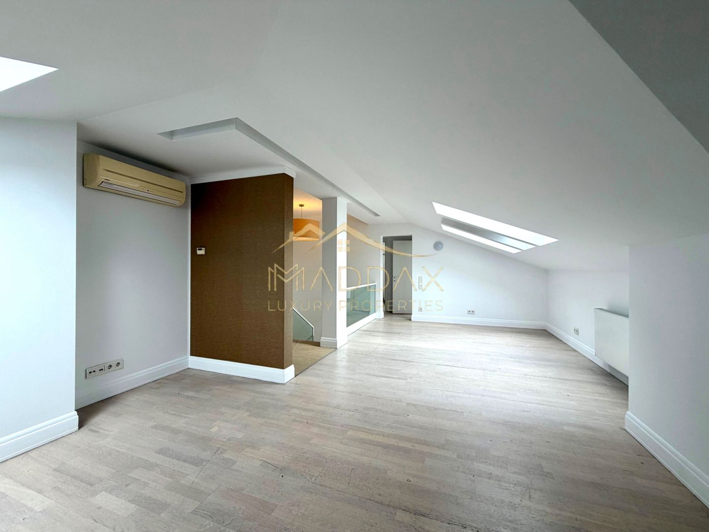 Vila cu 9 camere *900 teren* & piscina privata // Pipera - Poză 32