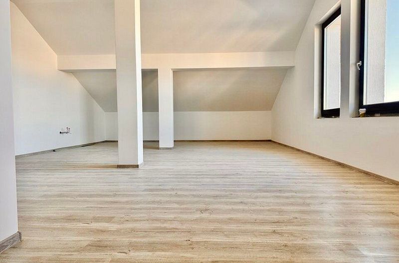 Vila cu bucatarie inclusa -otopeni central - Poză 25