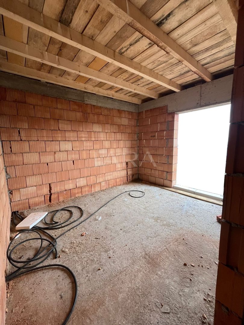 Duplex semifinisat cu 4 camere în Sânnicoara - Poză 4