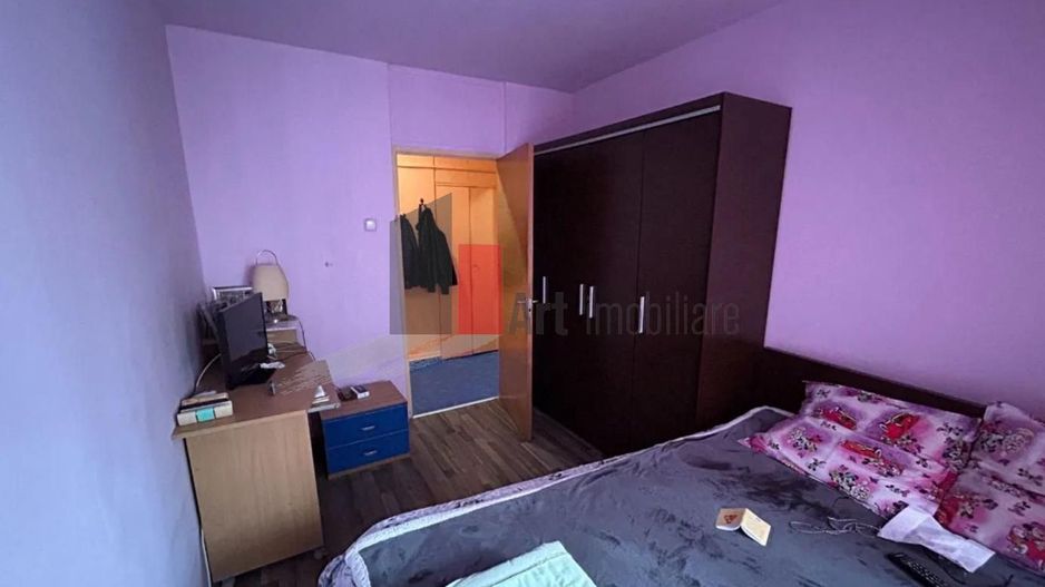 APARTAMENT DE 3 CAMERE BARCA - Poză 4