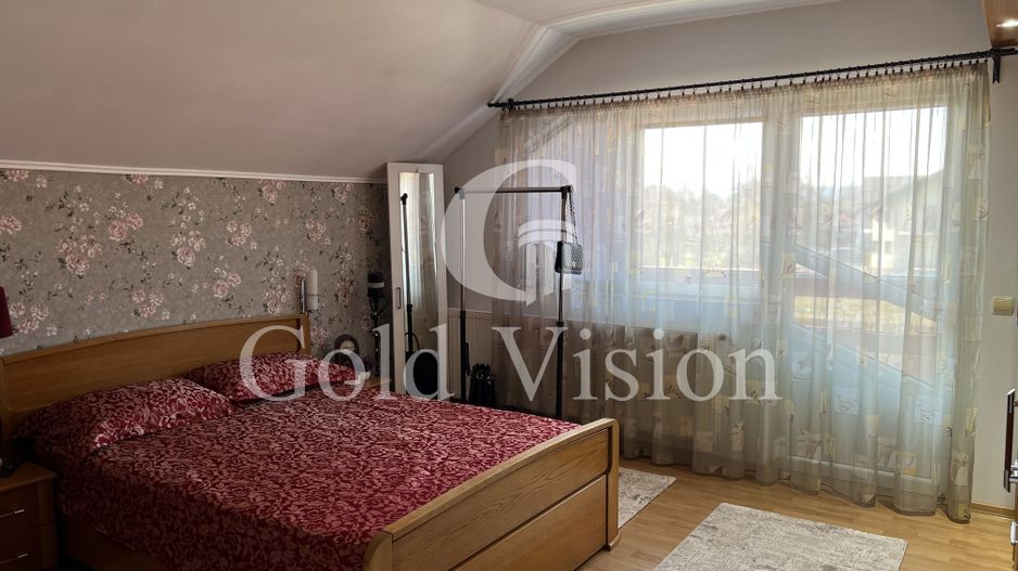 Case cu 7 camere, curte proprie + spălătorie, în Sighetu Marmației - Poză 13