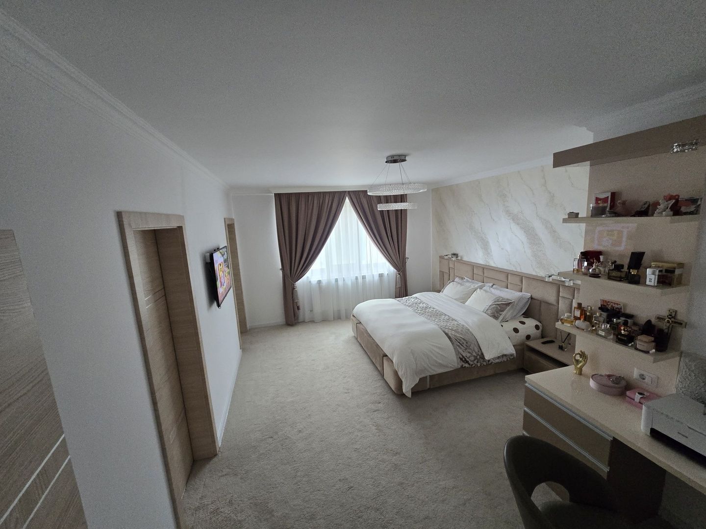 🏡✨ CASĂ PREMIUM  ȘENDRENI – 305 MP LOCUIBILI, TEREN 1.000 mp - Poză 6