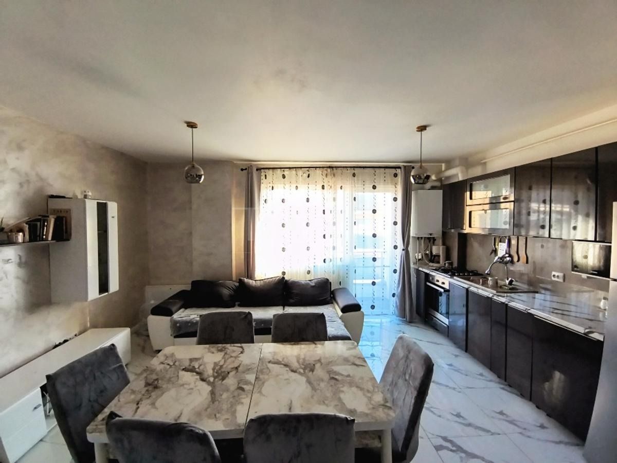 Apartament modern cu 3 camere, 65 mp + balcon 12 mp. - Poză 1