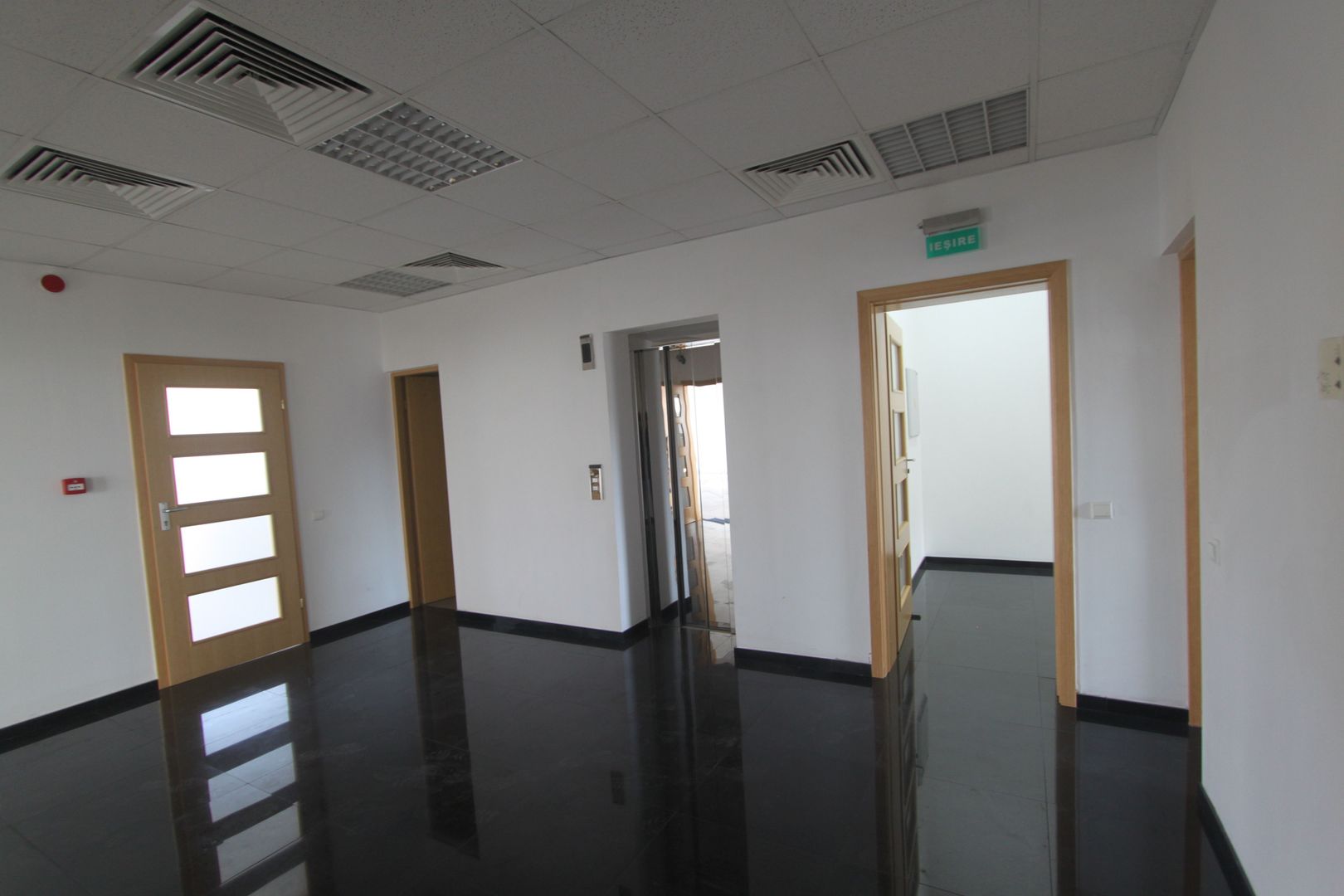 Spatiu birouri- 526mp -4734 euro/luna+TVA - zona Semicentrala - Poză 48