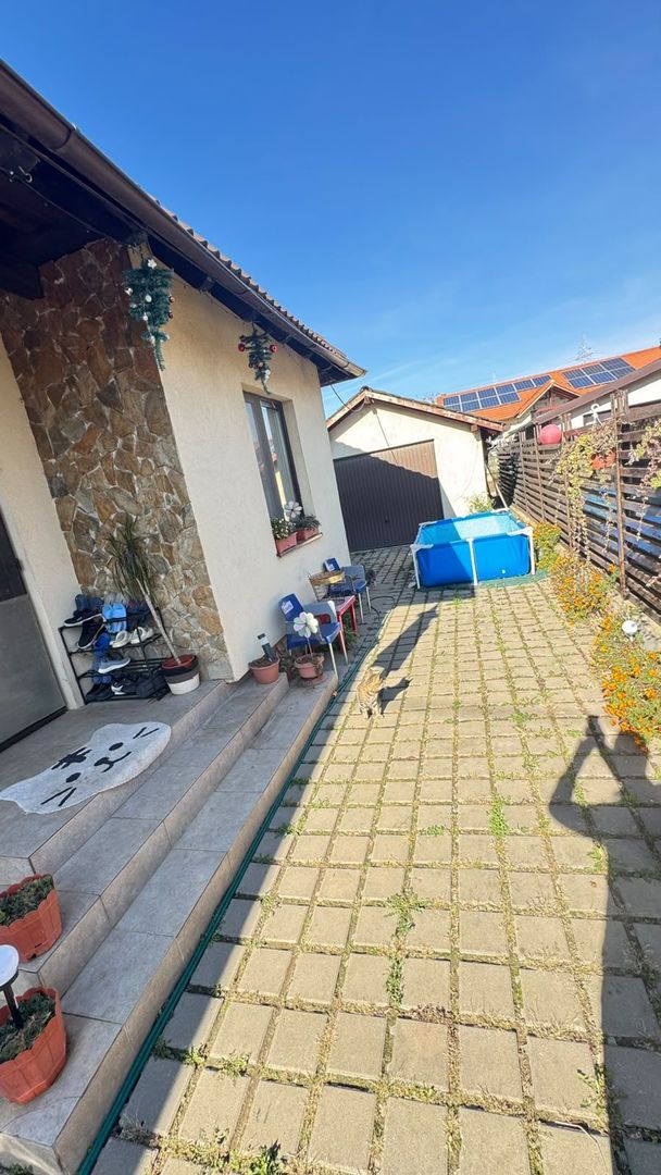 🏡 CASĂ DE VÂNZARE ÎNTR-O ZONĂ BUNĂ – CONFORT, SPAȚIU ȘI POSIBILITATE - Poză 3