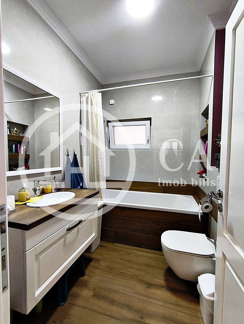 Casă de vânzare cu 5 camere în zona de Dealuri, Oradea - Poză 10