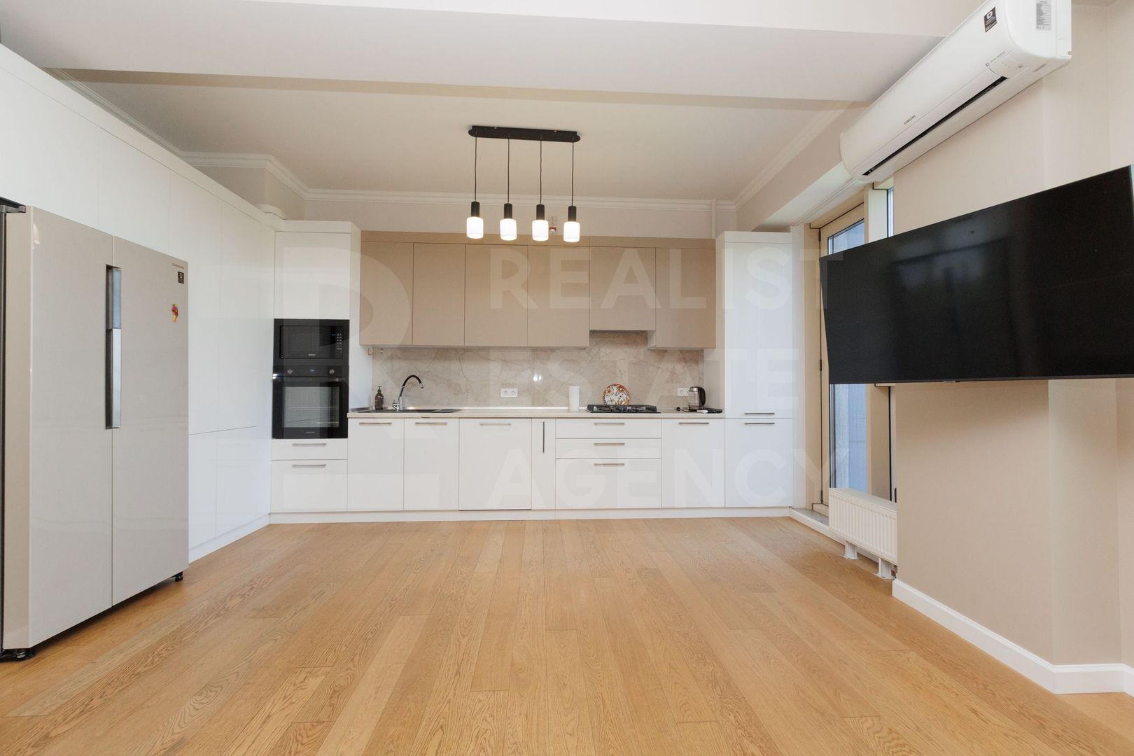 Chirie, apartament, 3 camere, bd. Ştefan cel Mare şi Sfînt, Centru - Poză 2