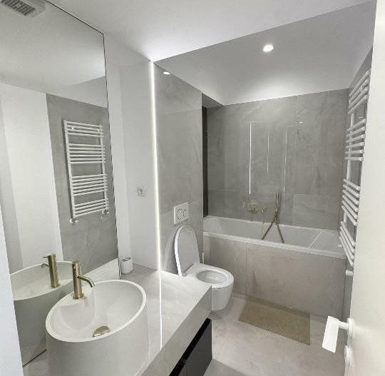 APARTAMENT DE INCHIRIAT DOUA CAMERE PARCARE INCLUSA ZONA PIPERA ROND OMV CORTINA - Poză 6