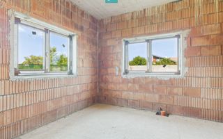 Casă la roșu  pe parter - Moșnița Veche - Poză 9