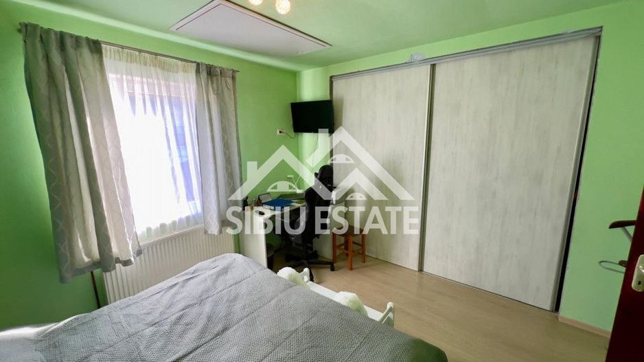 Casa duplex 100 mp utili, la intrare Sura Mare teren 1500 mp teren - Poză 14