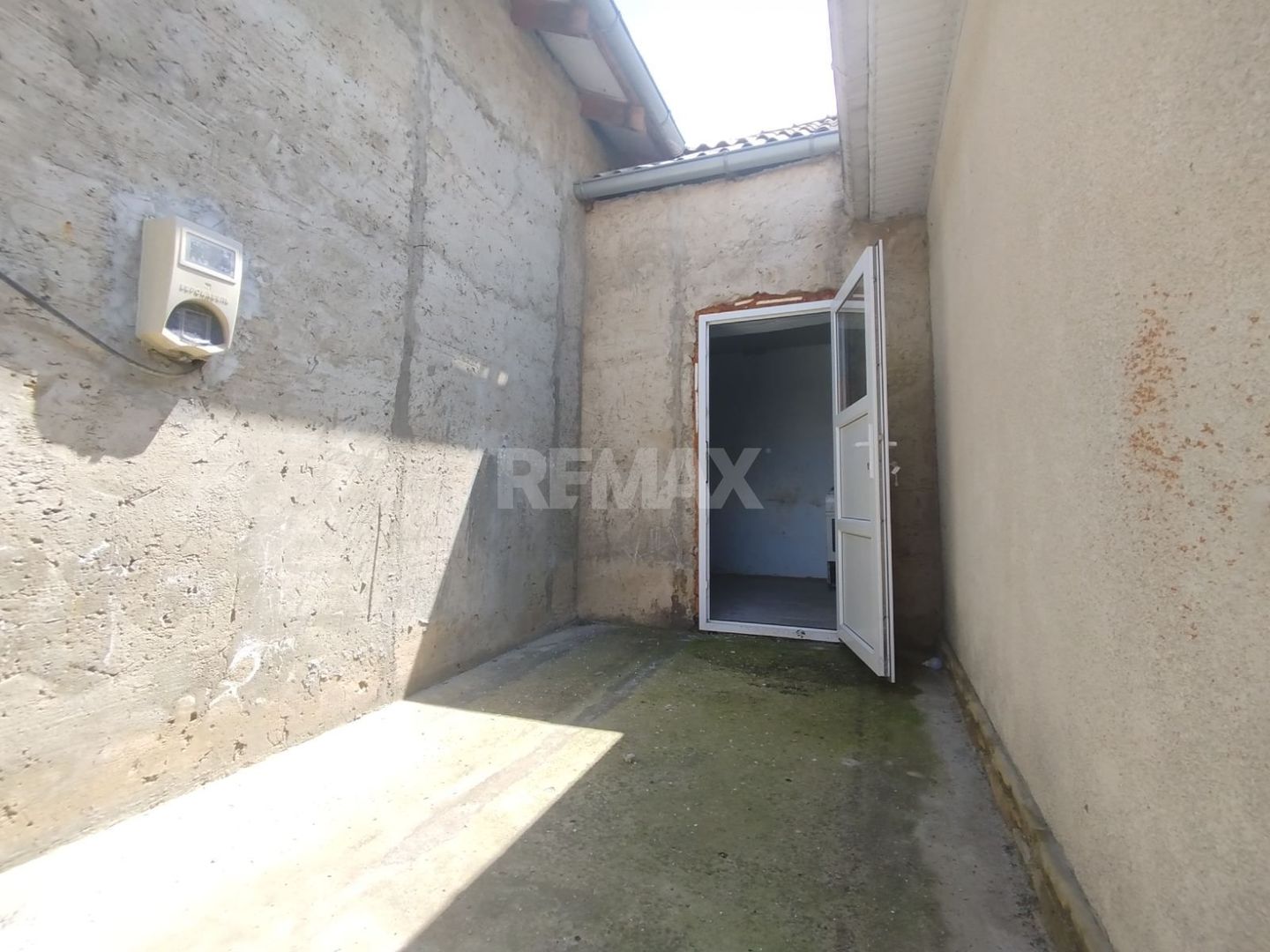 Locuință de 74 m² în Chetrosu, aproape de traseul R2 – potrivită de amenajare după propriul gust - Poză 3