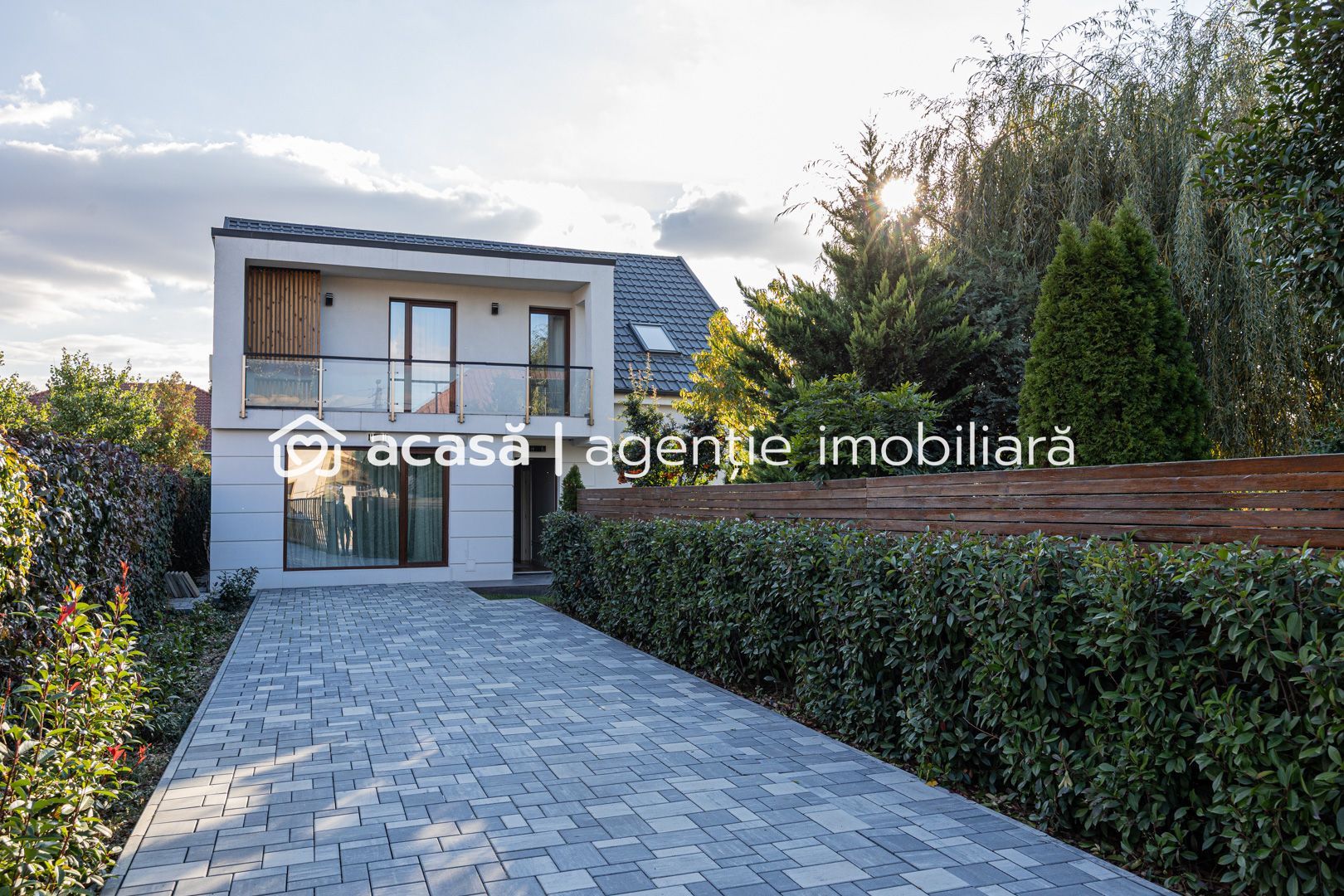Casă premium în Subcetate, construcție nouă finisaje de lux Comision 0 - Poză 1